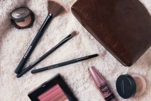 Fall Beauty Favorites, Hello It's LOH, Bobbi Brown, OPI, Bare Minerals