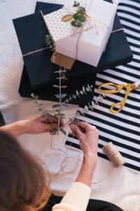 Gift Wrapping Ideas, Gift wrapping, gift boxes, wrapping paper, twine, ribbon, christmas wrapping