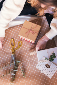 Gift Wrapping Ideas, Gift wrapping, gift boxes, wrapping paper, twine, ribbon, christmas wrapping