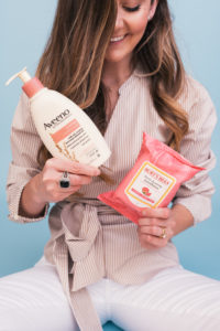 Lejla Hasanovic Hello It's LOH Walmart Organic Beauty, Walmart Organic and paraben free products, eos, burt's bees, neutrogena make up remover, go green, earth day, hello it's loh, atlanta blogger, Atlanta GA