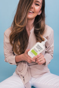 Lejla Hasanovic Hello It's LOH Walmart Organic Beauty, Walmart Organic and paraben free products, eos, burt's bees, neutrogena make up remover, go green, earth day, hello it's loh, atlanta blogger, Atlanta GA